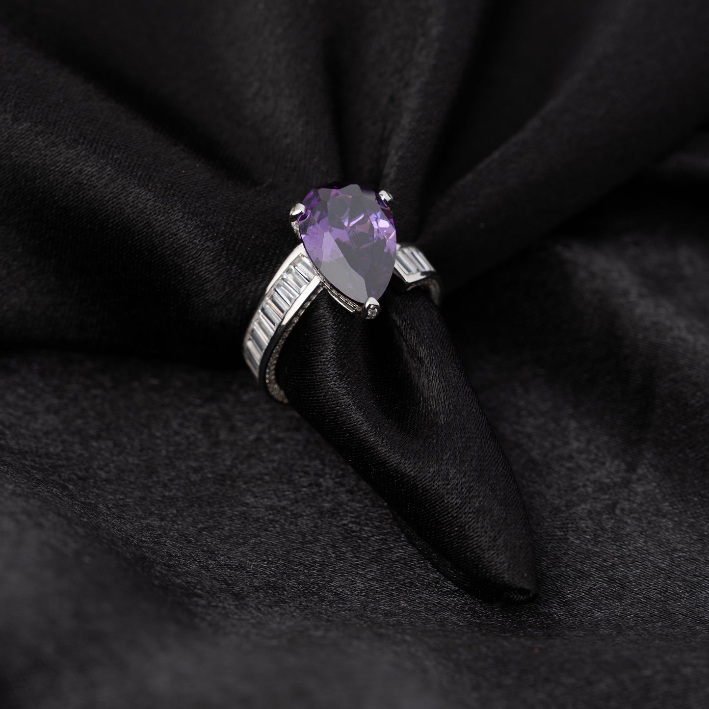Royal Velvet Oval Ring