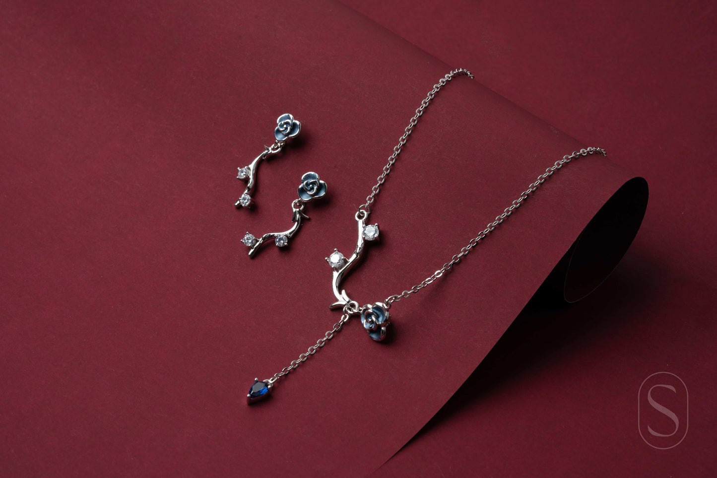 Midnight Bloom Pendant Necklace