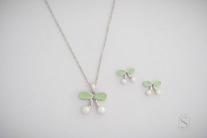 Mint Petal Drop Pendant