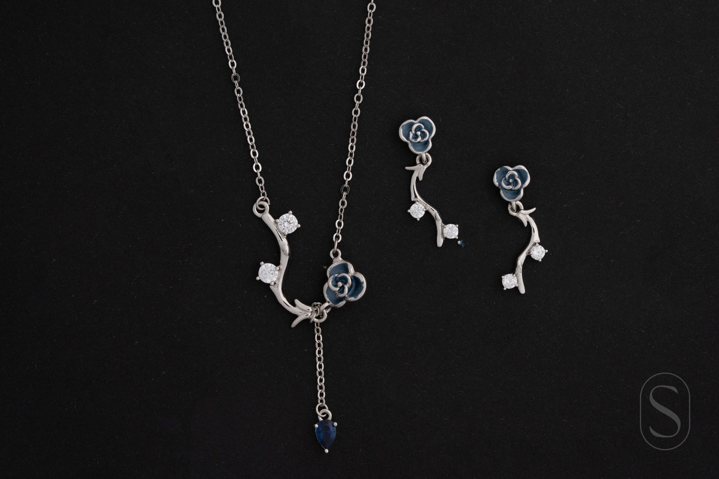 Midnight Bloom Pendant Necklace
