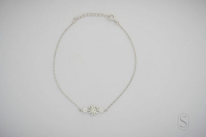 Silver Petal Cluster Delicate Bracelet
