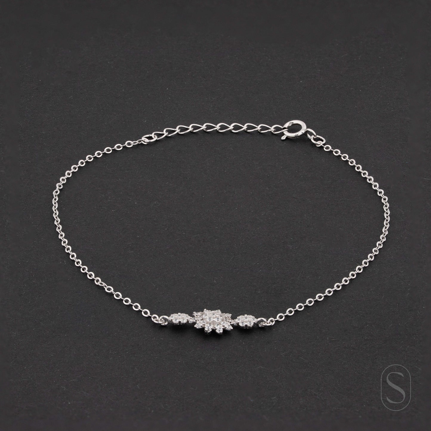 Silver Petal Cluster Delicate Bracelet