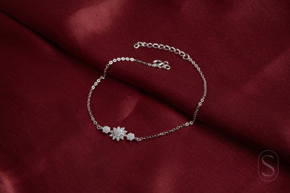 Silver Petal Cluster Delicate Bracelet